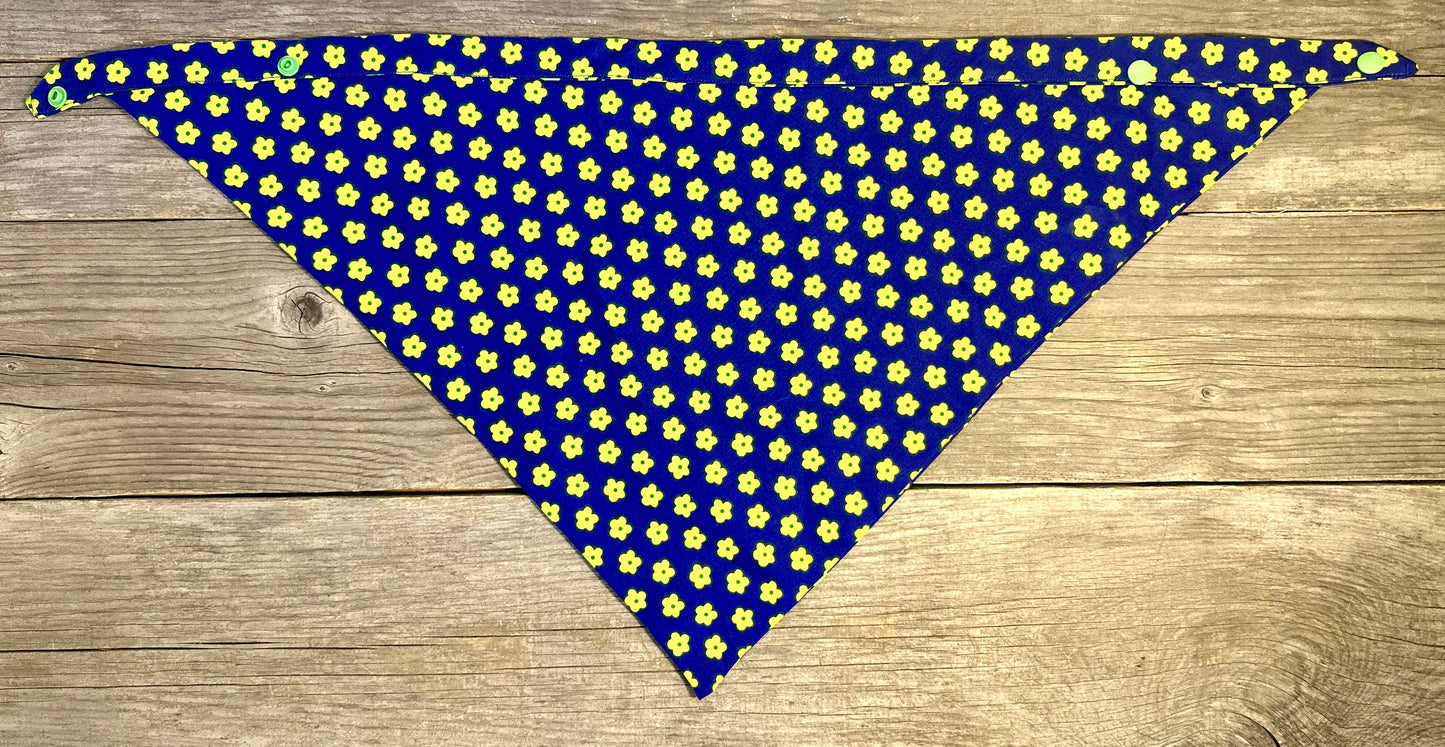 Double-Sided Dog Bandanna - Daisy Delight