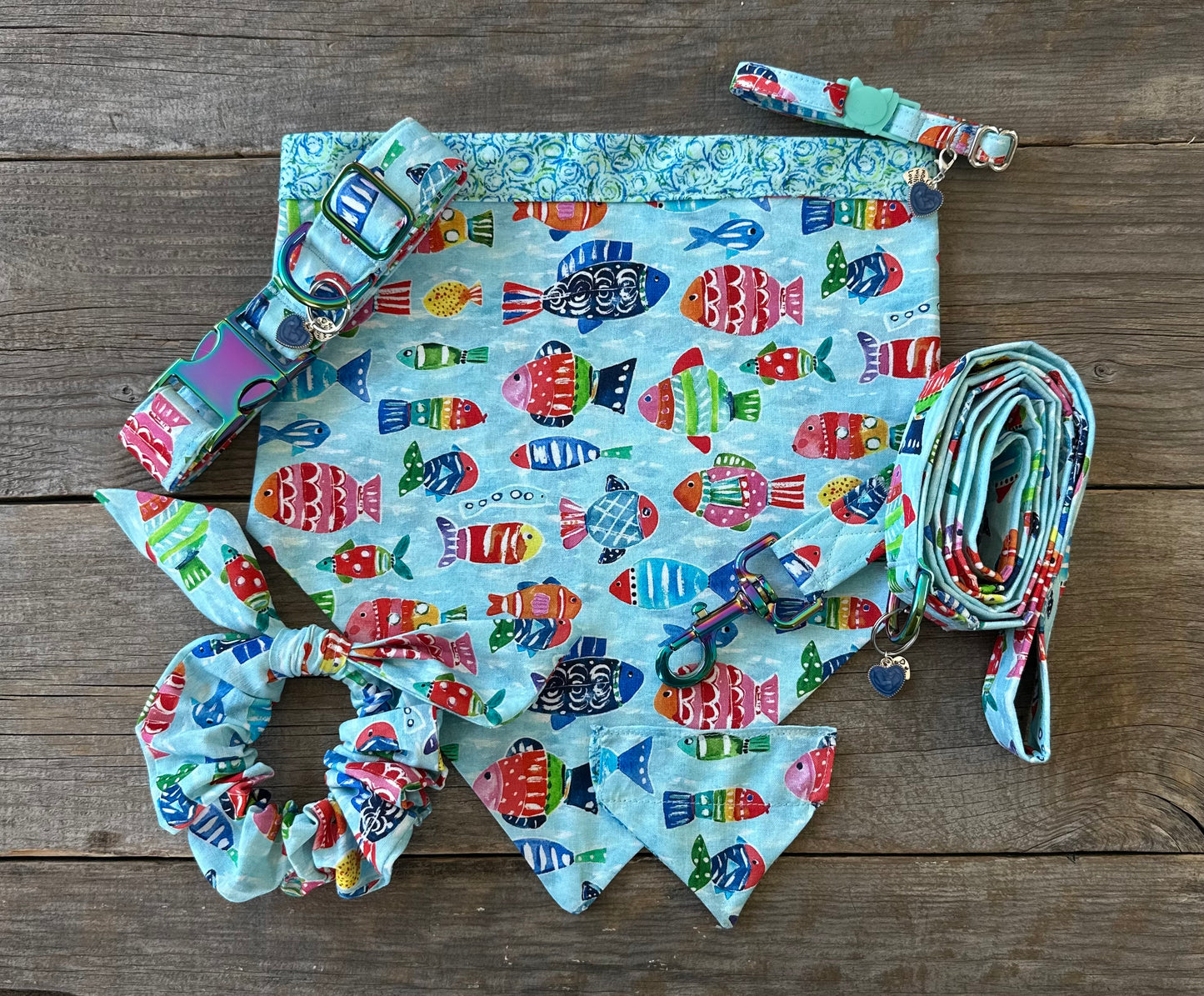 Swimming with the Fishes - Cat Collar