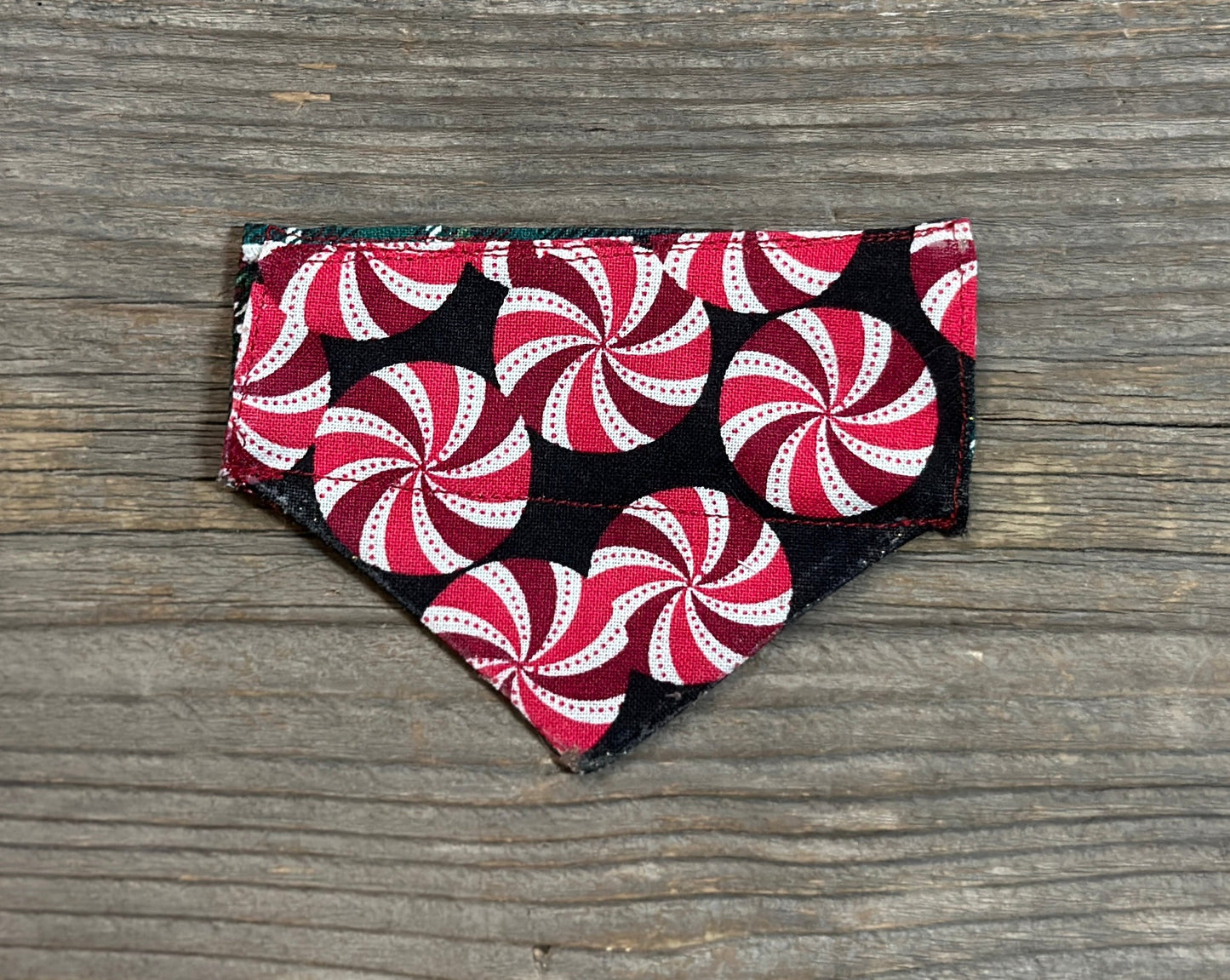 Double-Sided Cat Bandanna - Christmas at the Cabin & Peppermint Twist