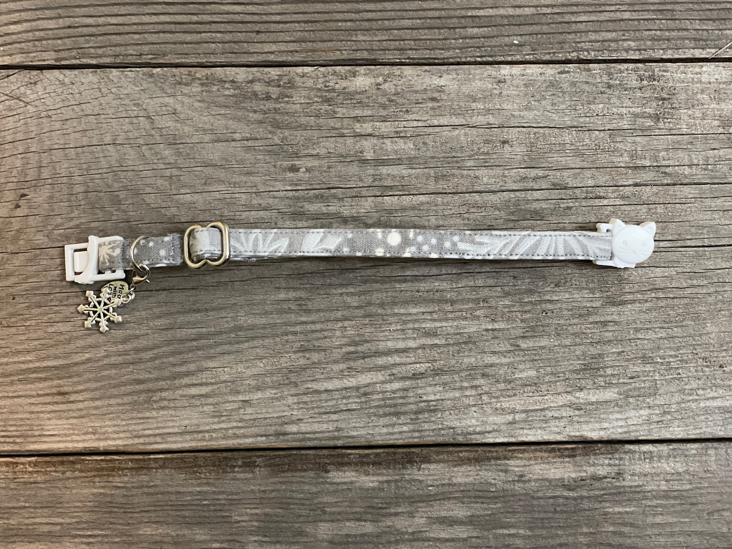 New-Fallen Snow -Cat Collar