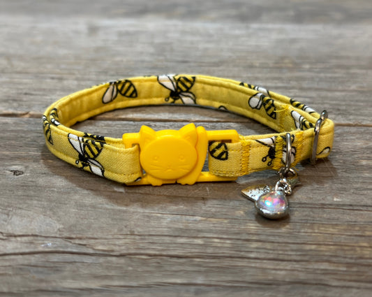 Buzz Worthy - Cat Collar