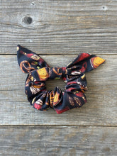 Load image into Gallery viewer, Dave&#39;s Pub Hair Tie/Scrunchie
