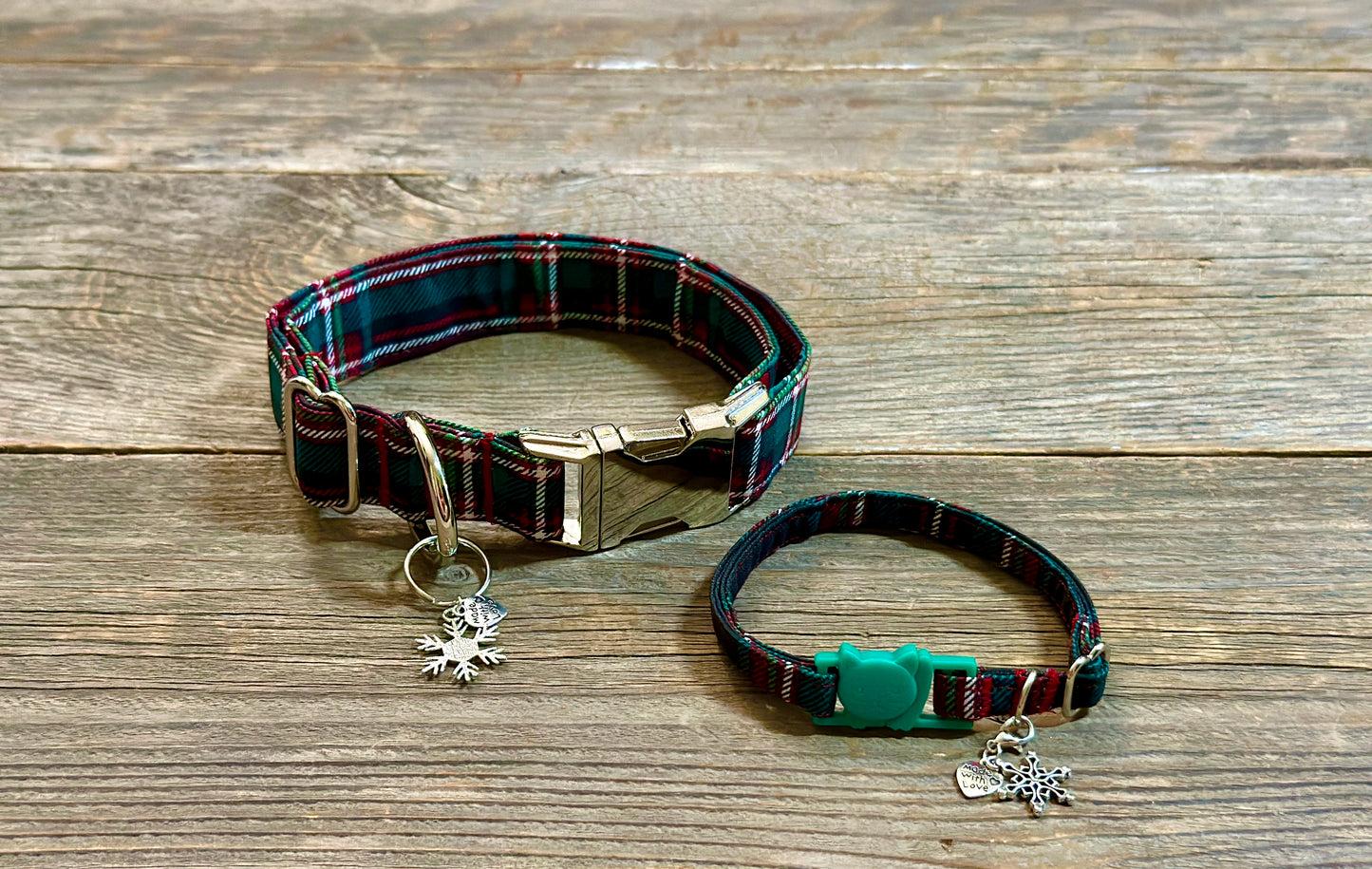 Christmas at the Cabin - Cat Collar
